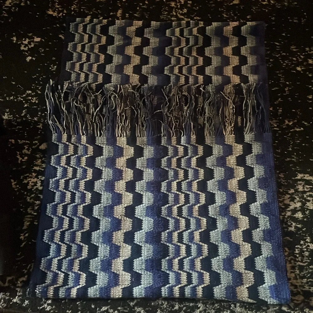 MISSONI Zig Zag Blues Scarf 💙💙 - Picture 4 of 7